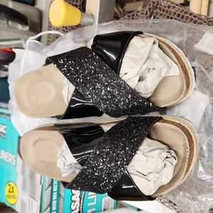 Criss-cross embellished sandal black size 9